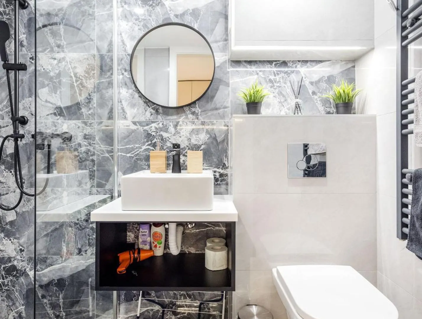 Modern Downtown Oasis Apartment Budapest