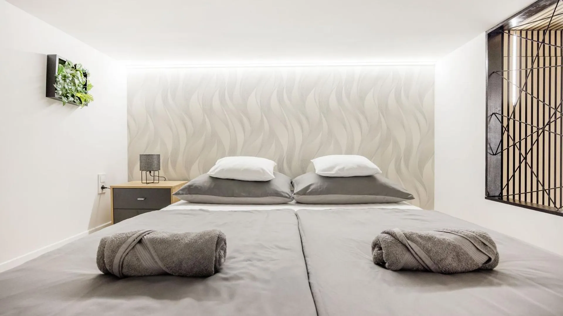 Modern Downtown Oasis Apartment Budapest