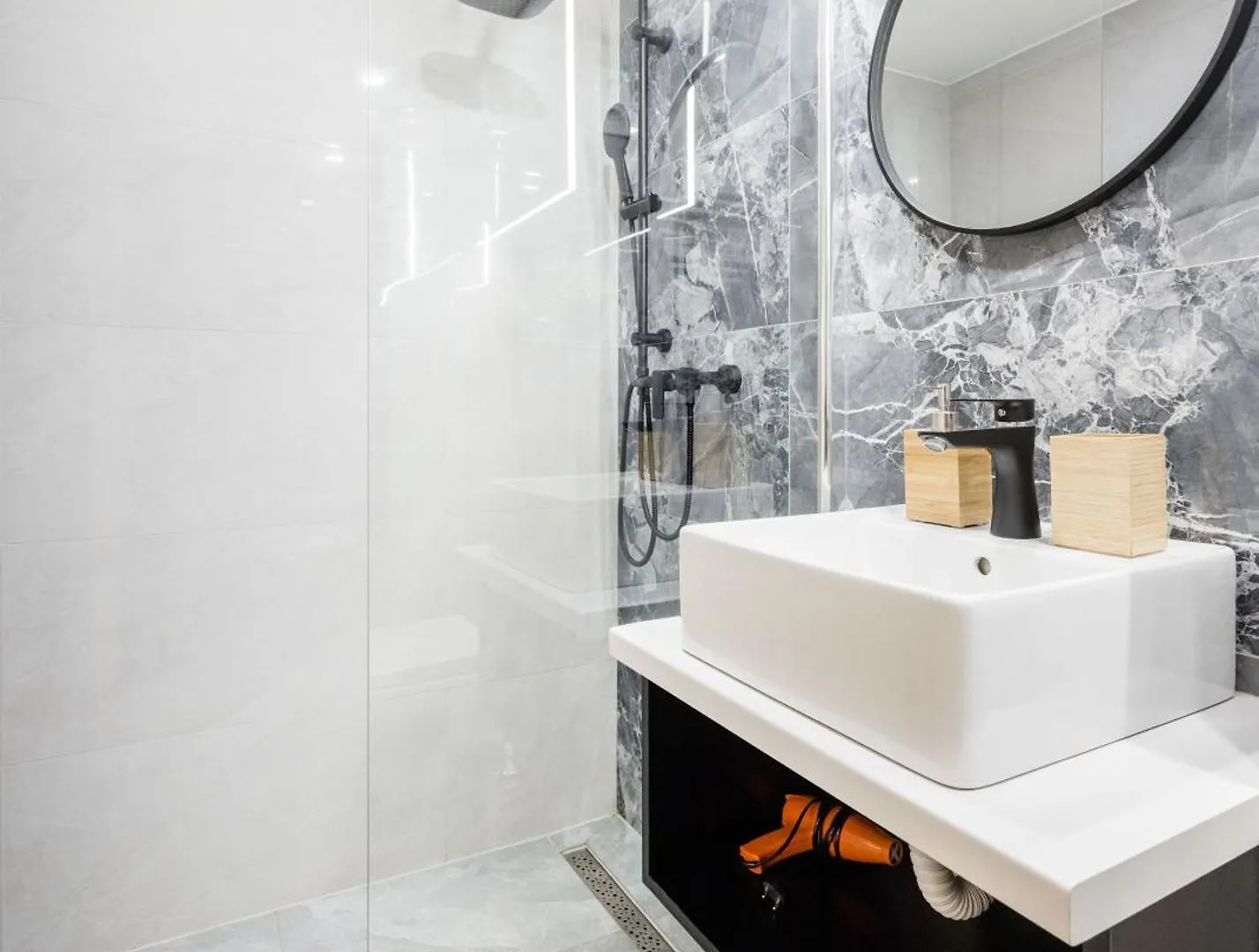 Modern Downtown Oasis Apartment Budapest Hungary