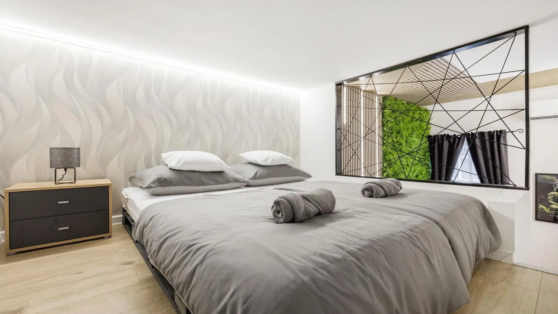 Modern Downtown Oasis Apartment Budapest