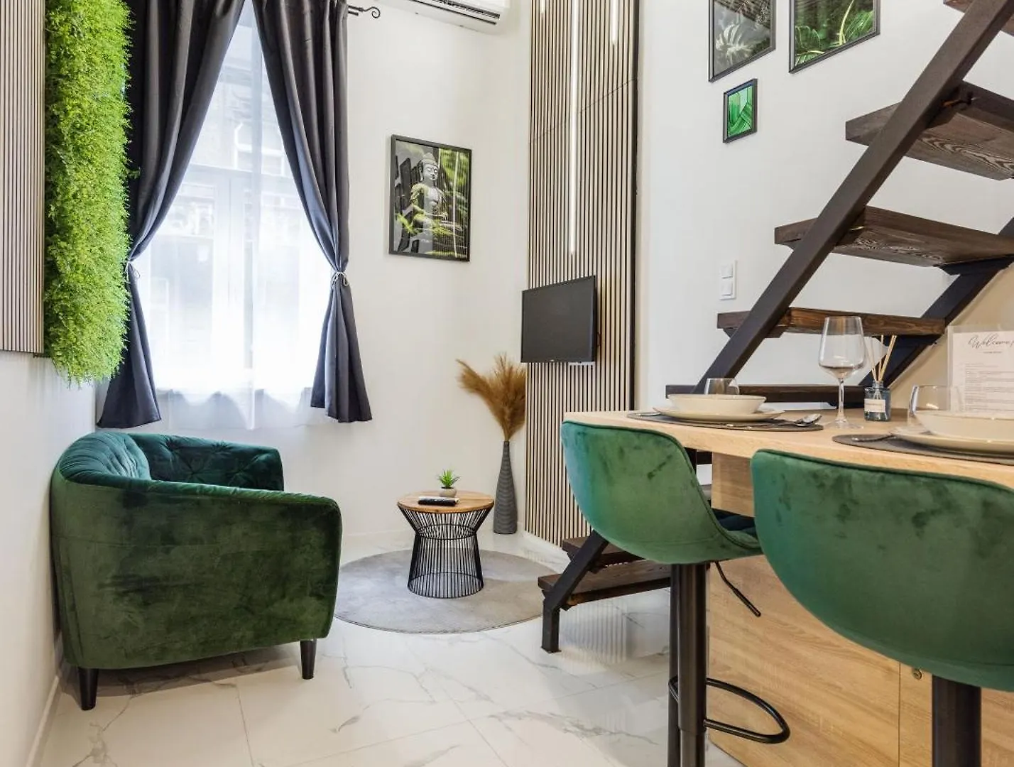 Modern Downtown Oasis Apartment Budapest