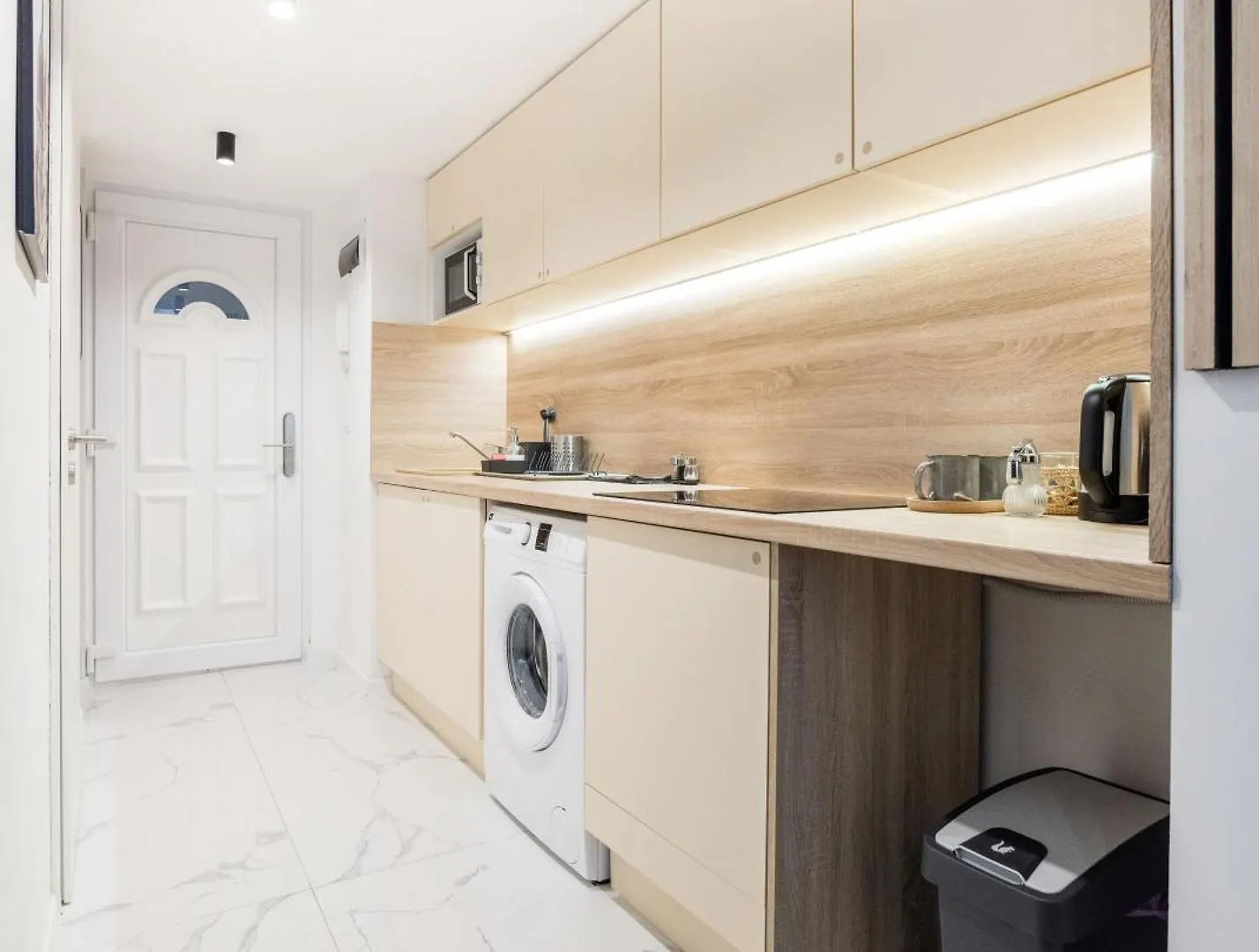 Modern Downtown Oasis Apartment Budapest